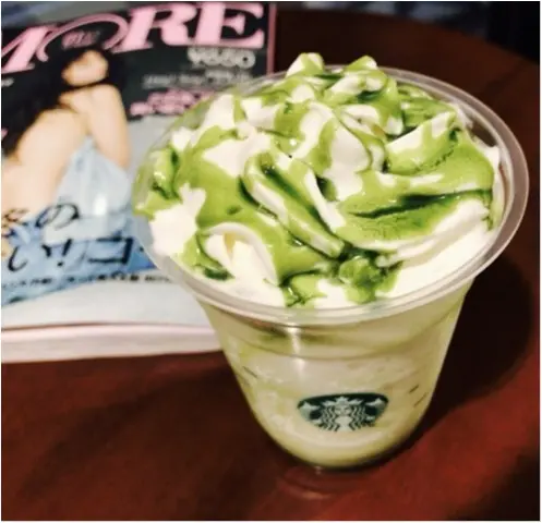 【スタバ新作】ホリデーシーズンドリンクの新作★《抹茶ホワイトマーブルフラペチーノ》が本日発売!!_2