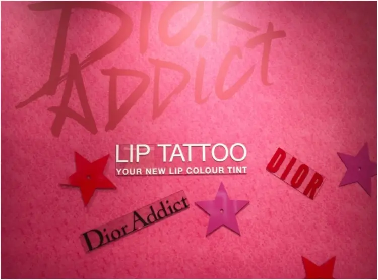 話題のリップが先行発売中❤️10時間耐久⁈【Dior ADDICT】リップタトゥーが超優秀!!_1