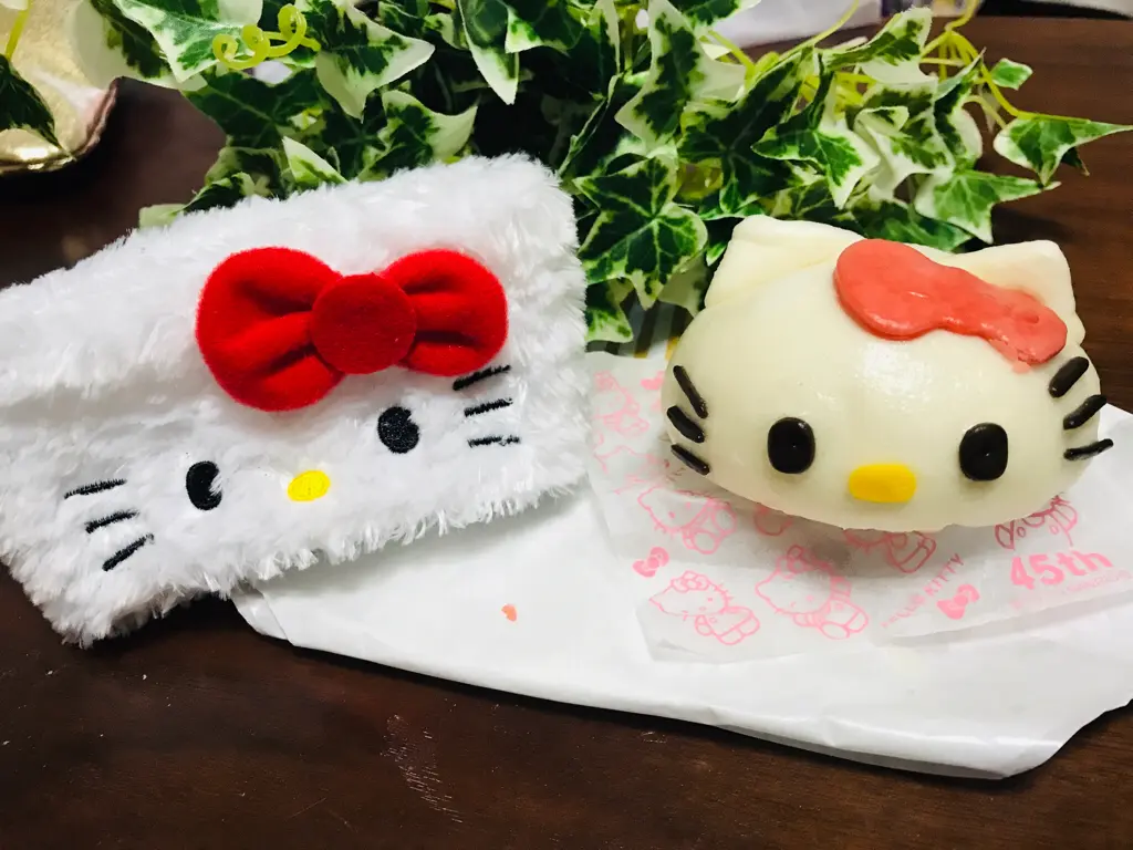 【ローソン】生誕45周年★《ハローキティまん》が可愛すぎて食べられない♡♡_3