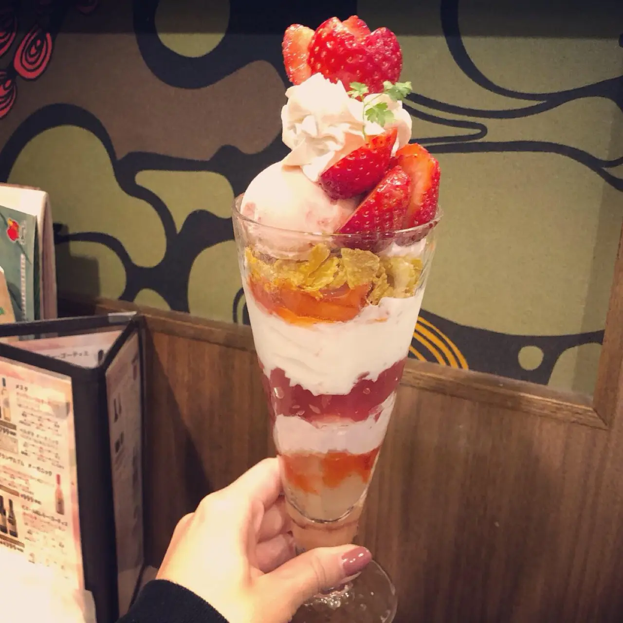 <いちごフェア>ハートカットの"あまおう"がかわいすぎる♡高コスパパフェを食べるならココ!_1