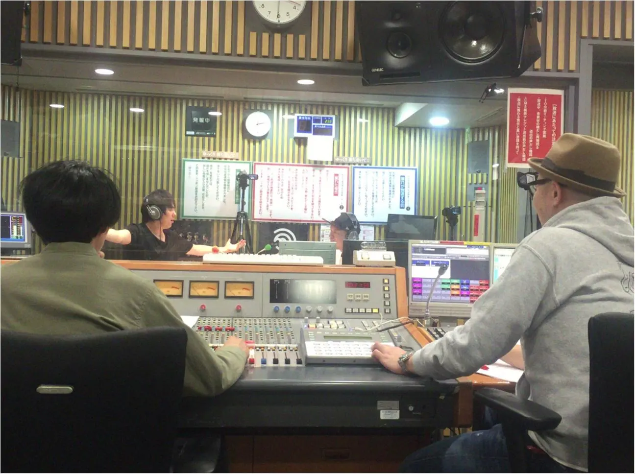 【ウラMORE】ウーマンラッシュ村本さんのラジオの裏側、突撃取材!_4
