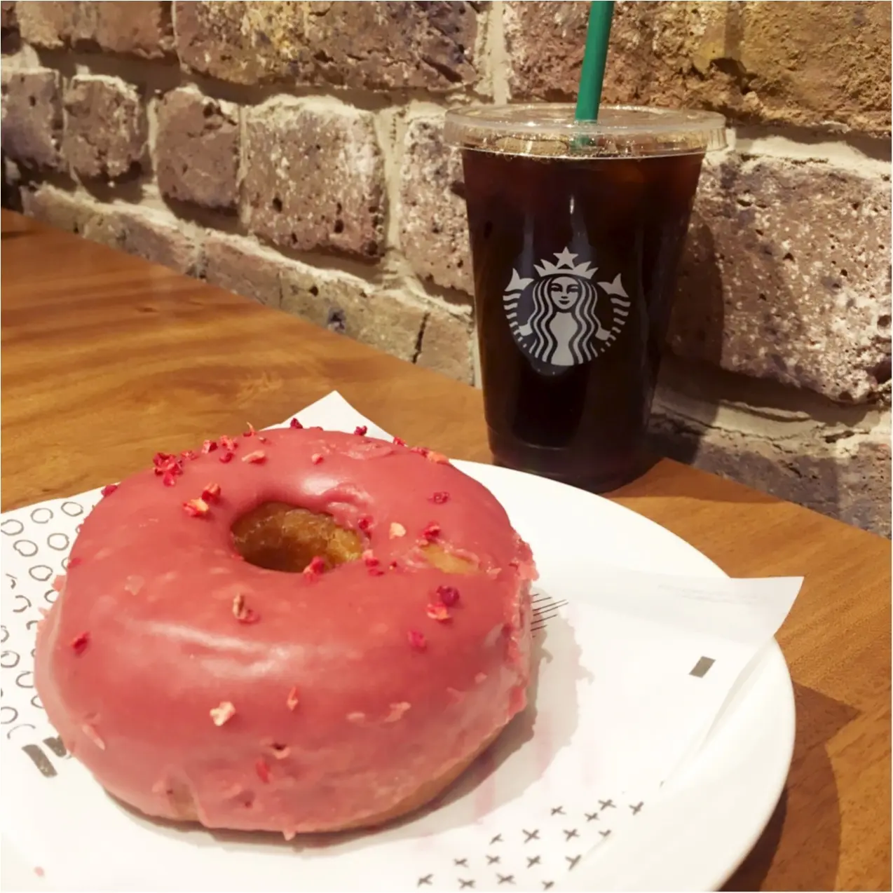 SNS映えもバッチリ♡もう食べた!?スタバの人気ドーナツがリニューアル!_1