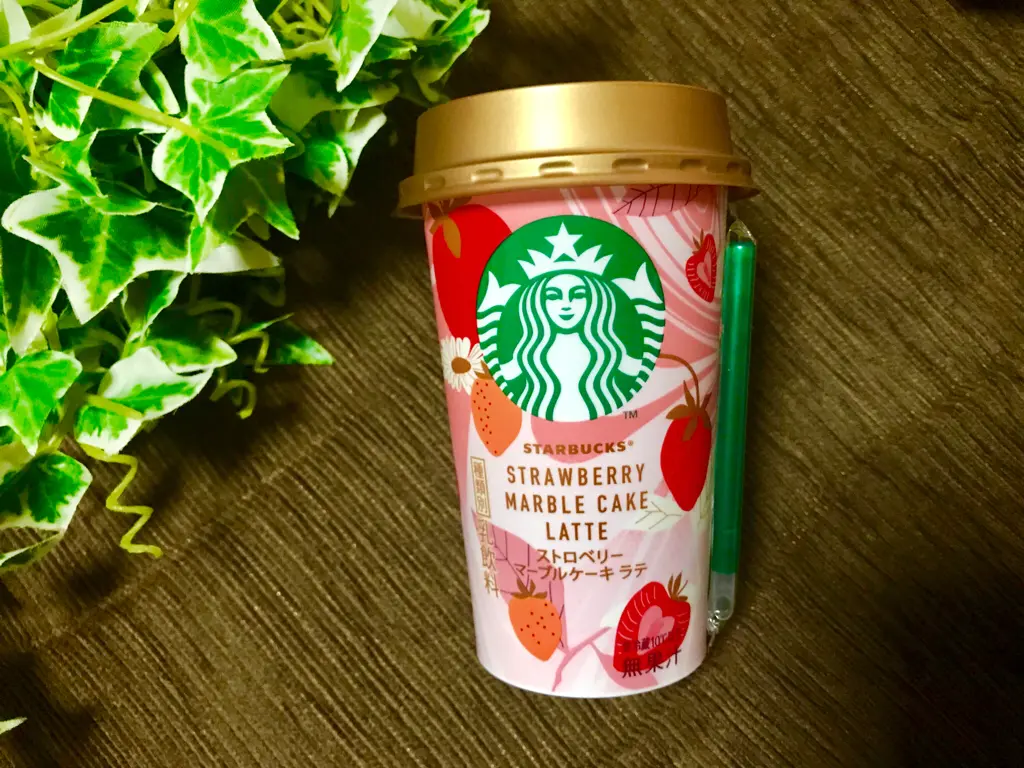 本日発売!【コンビニスタバ】も苺苺苺❤︎《ストロベリーマーブルケーキラテ》がまるで飲むイチゴケーキ♡_2