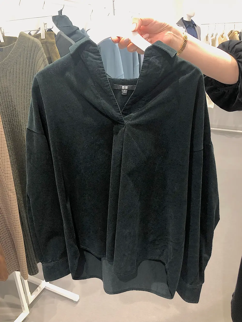『ユニクロ』秋冬展示会で、新ダウンを大解剖! お仕事ニットも大豊作です♡_4