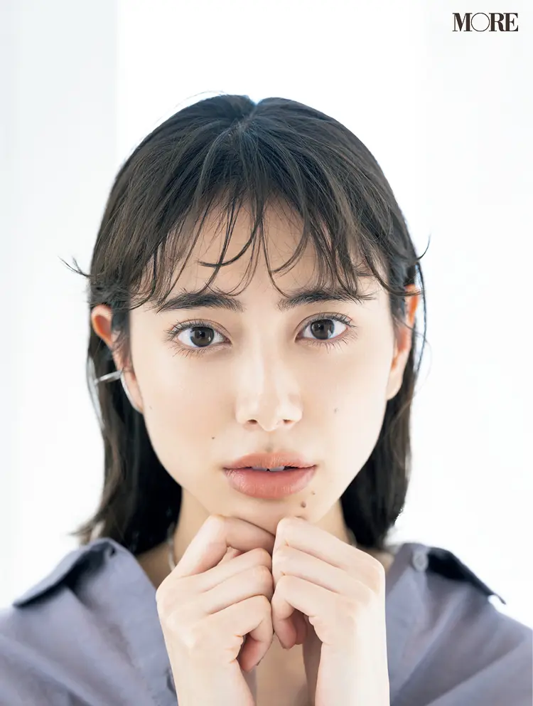 透け前髪ヘア紹介。モデルは土屋巴瑞季