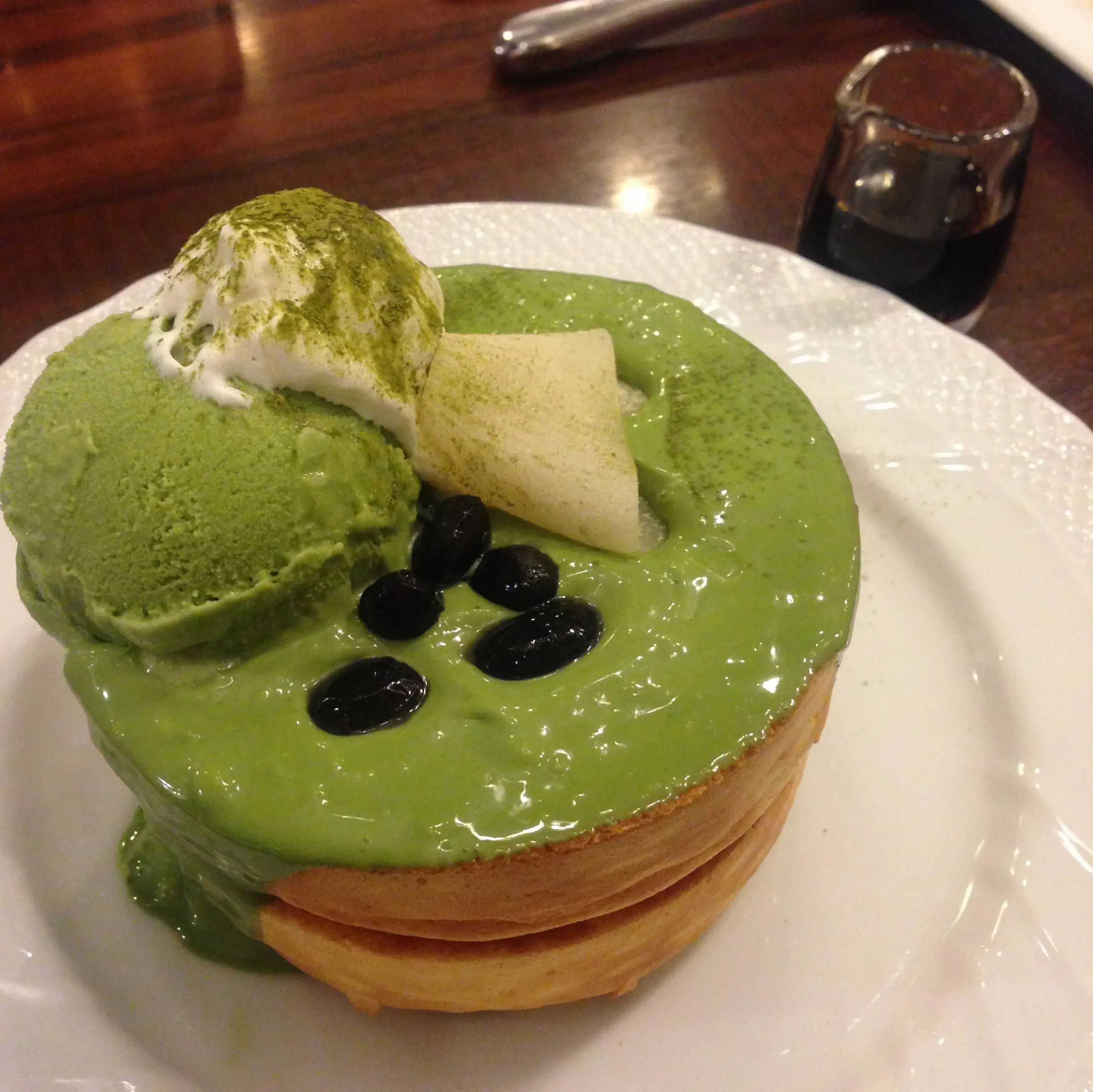 抹茶好きにはたまらない!!宇治抹茶のスフレパンケーキwith黒蜜★@星乃珈琲_8