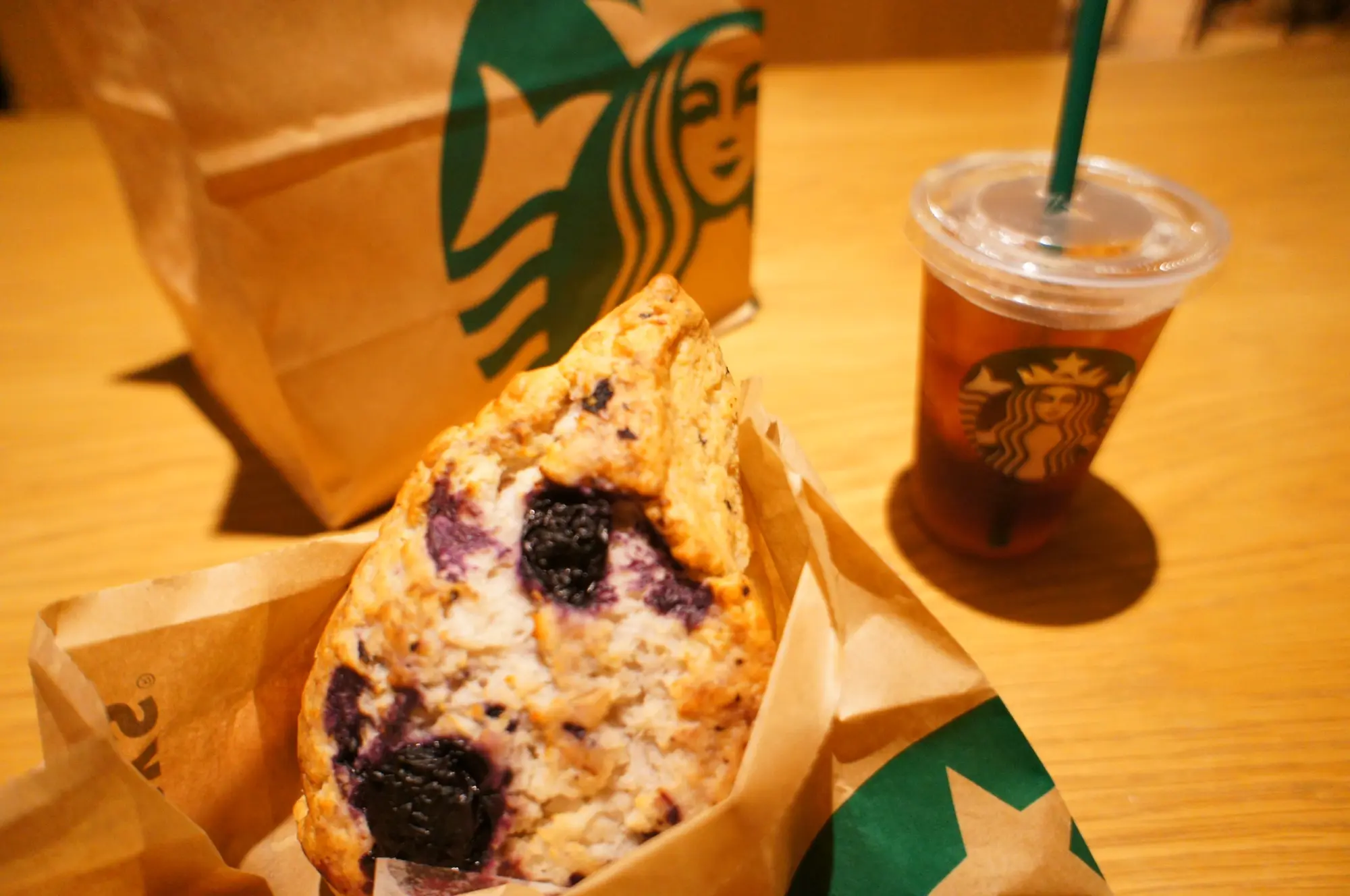 《レジ横foodに注目❤️》【スタバ】アメリカンスコーン ブルーベリーが美味しい☻!_1