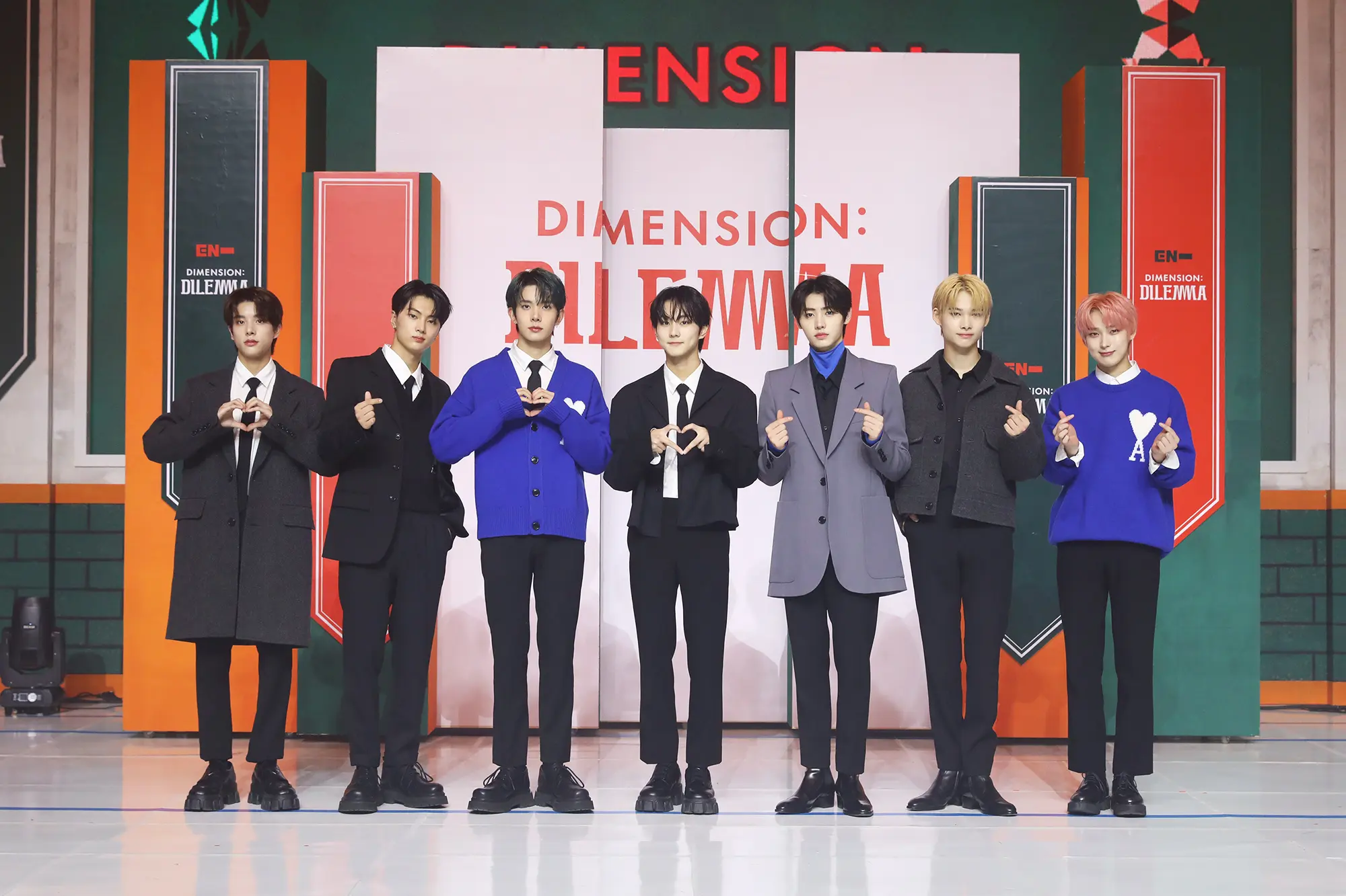 ENHYPENメンバー集合写真