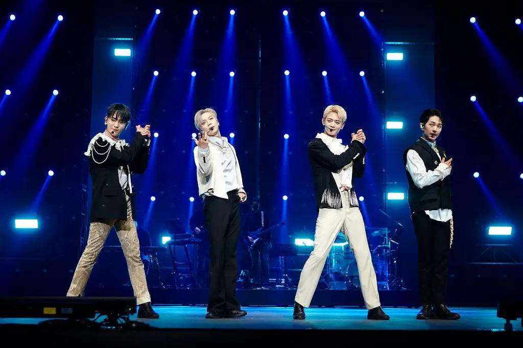 『Atlantis』を世界初披露するSHINee