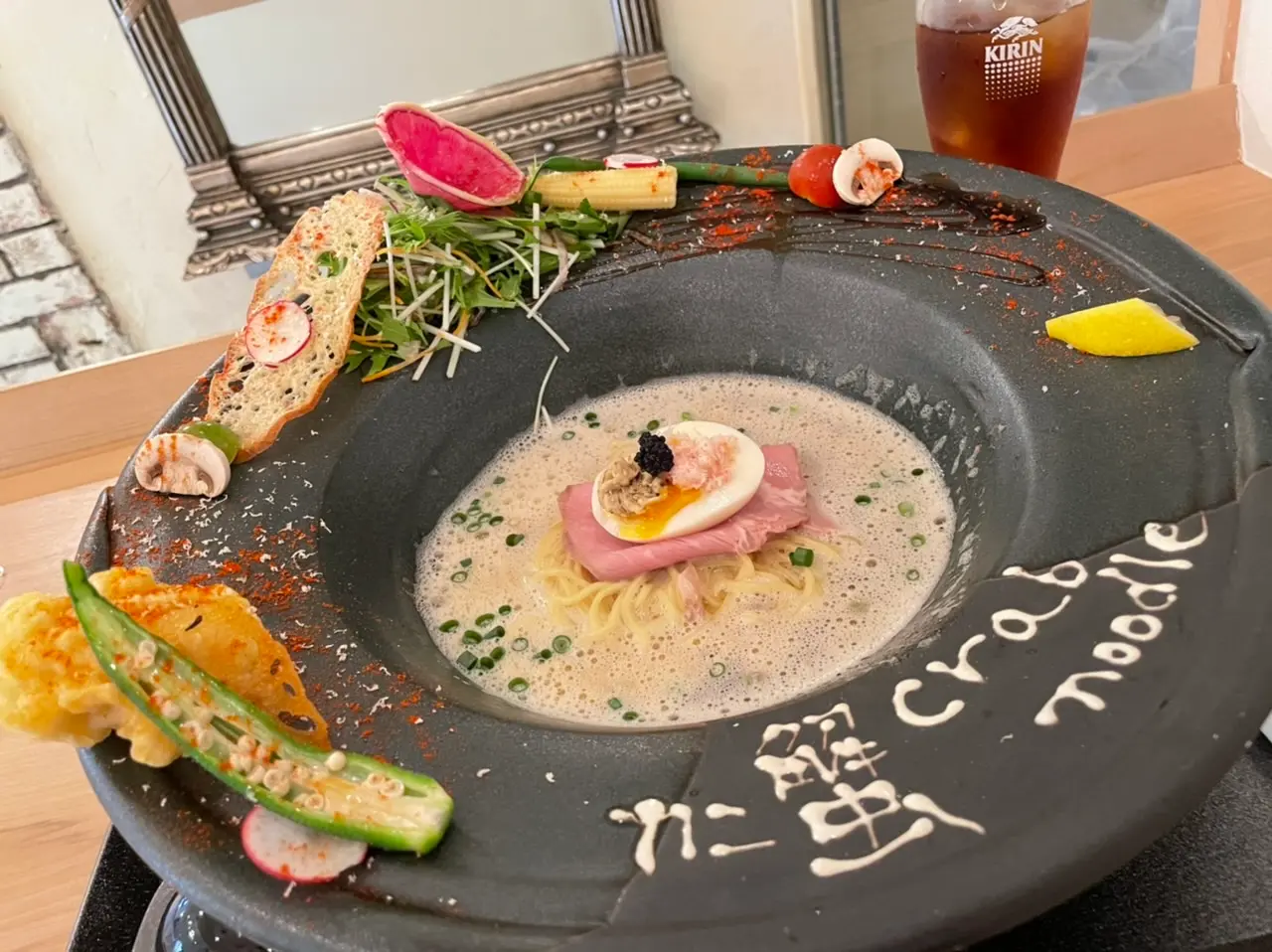 【神戸・北野】一度食べてみたい!贅沢なカニ蟹ラーメン〜トリュフ仕立て〜_1