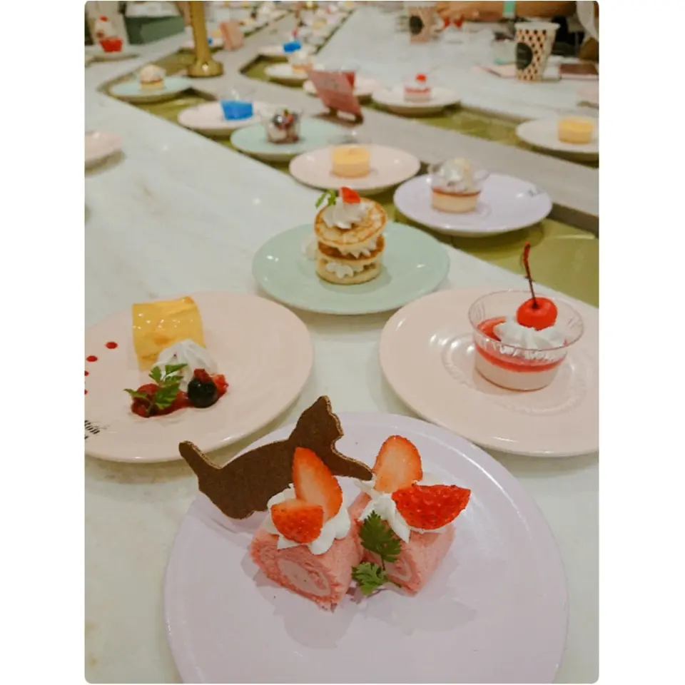 «回転スイーツ!?»回るスイーツ食べ放題でフォトジェニックすぎる女子会を♡_3