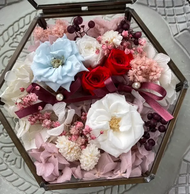 枯れない花 お部屋のインテリアとしても プレゼントにも結婚式にもぴったり Happy Plus ハピプラ