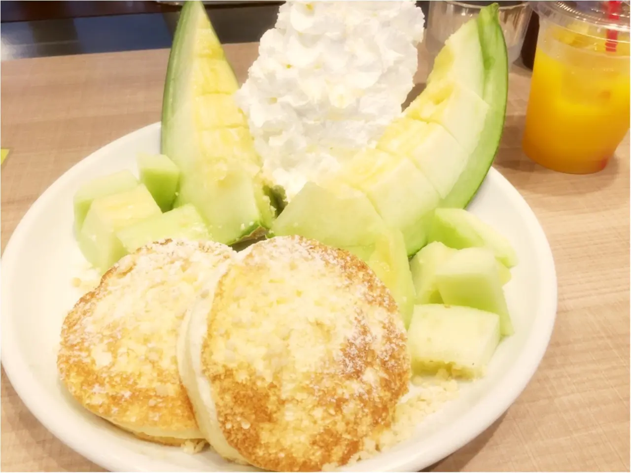 メロン半玉使用!こんな贅沢見たことない!絶品パンケーキ♡*《mikiのパンケーキメモ》_1