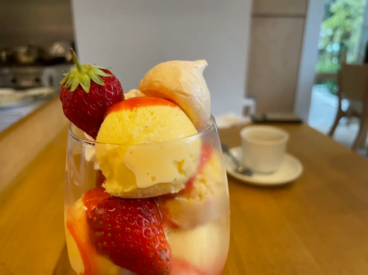 【おすすめいちごスイーツ】代官山の人気店《洋食 KUCHIBUE》の絶品いちごパフェ_4