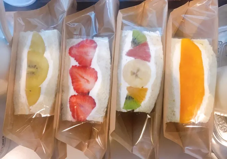 【おこもり飯】《フツウニフルウツ》のフルーツサンドをおうちで♡デリバリーをお願いしてみた!_3
