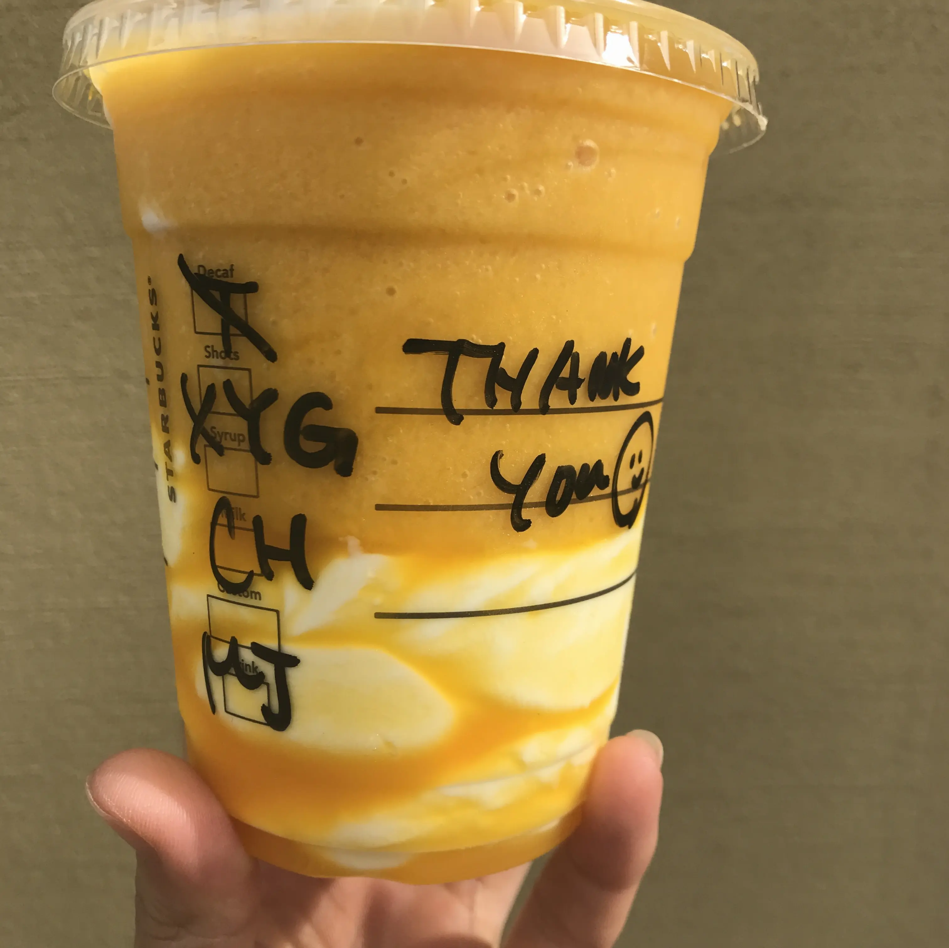 【FOOD】おすすめカスタム!スタバでパイナップルフラペチーノ×ギリシャ風ヨーグルト♥_2