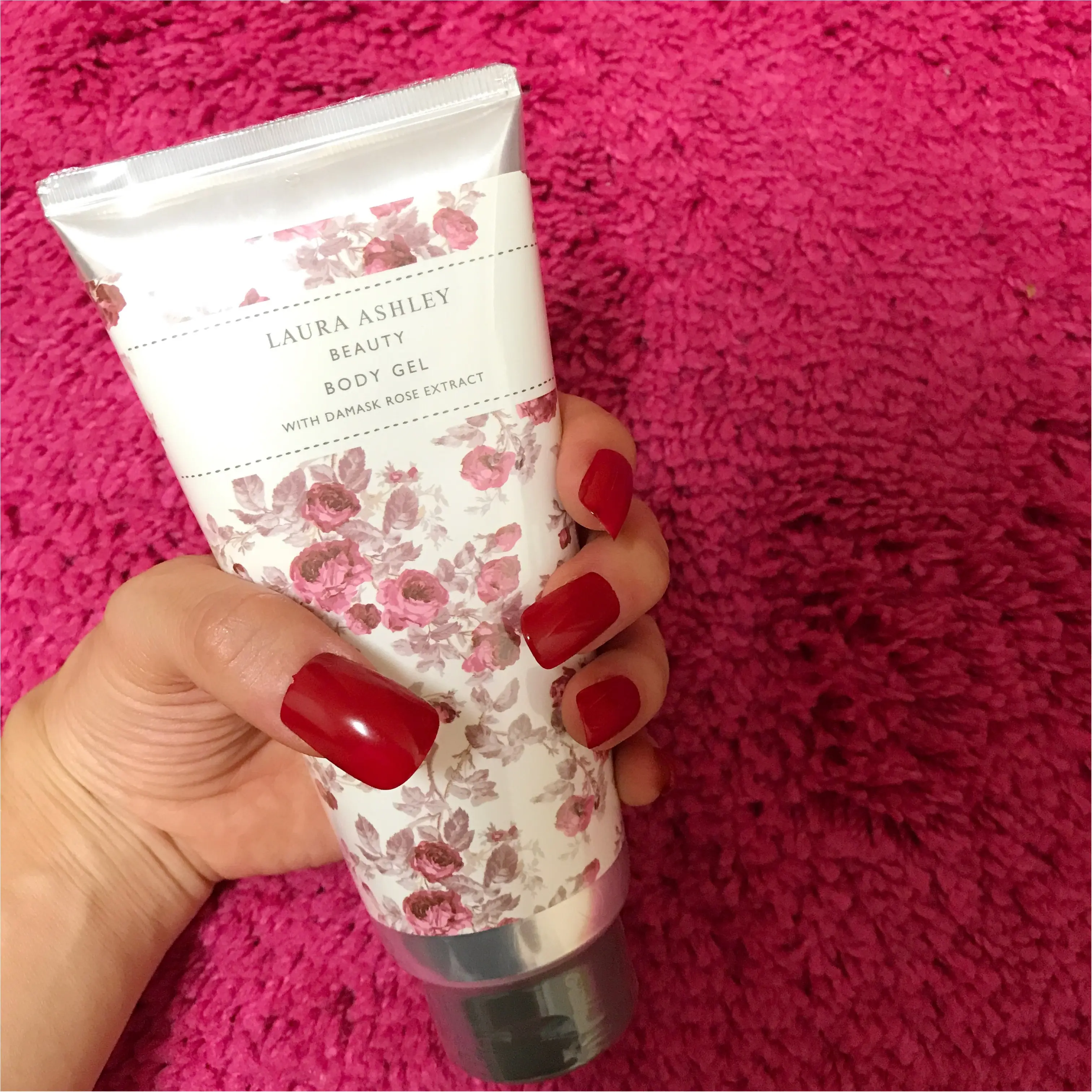 【Beauty】ひんやりジェルが気持ちいい♡ローラアシュレイボディジェル⋈_1