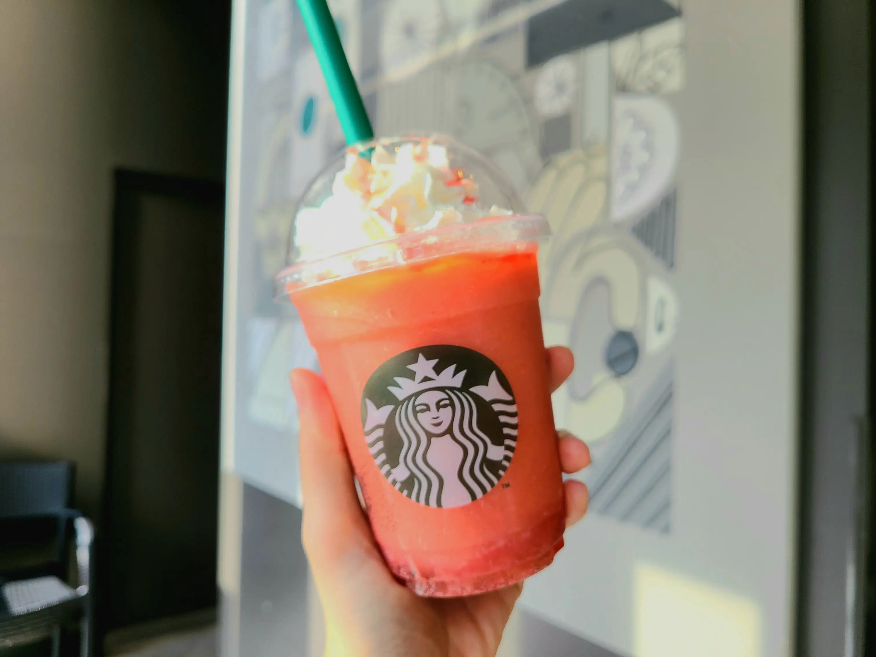 【スタバ】ふしぎ!!シュワッと イチゴ フラペチーノ☆_2