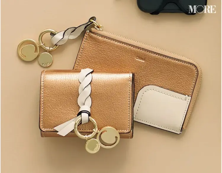 プレゼントにおすすめのChloéのイニシャル入りミニ財布とフラグメントケース