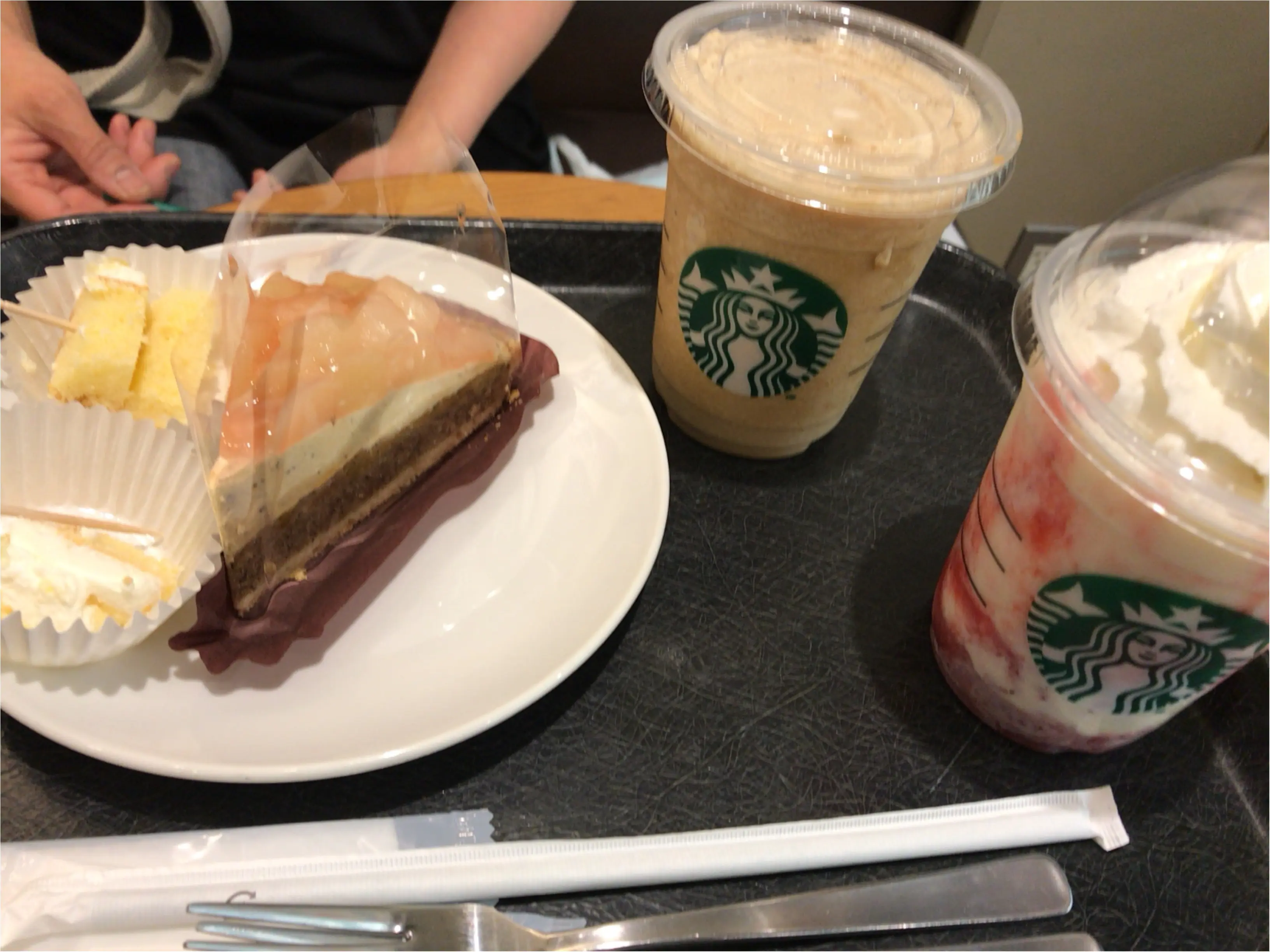 スタバの期間限定限定人気フラペチーノをすっきり飲みやすくカスタマイズ☆_1