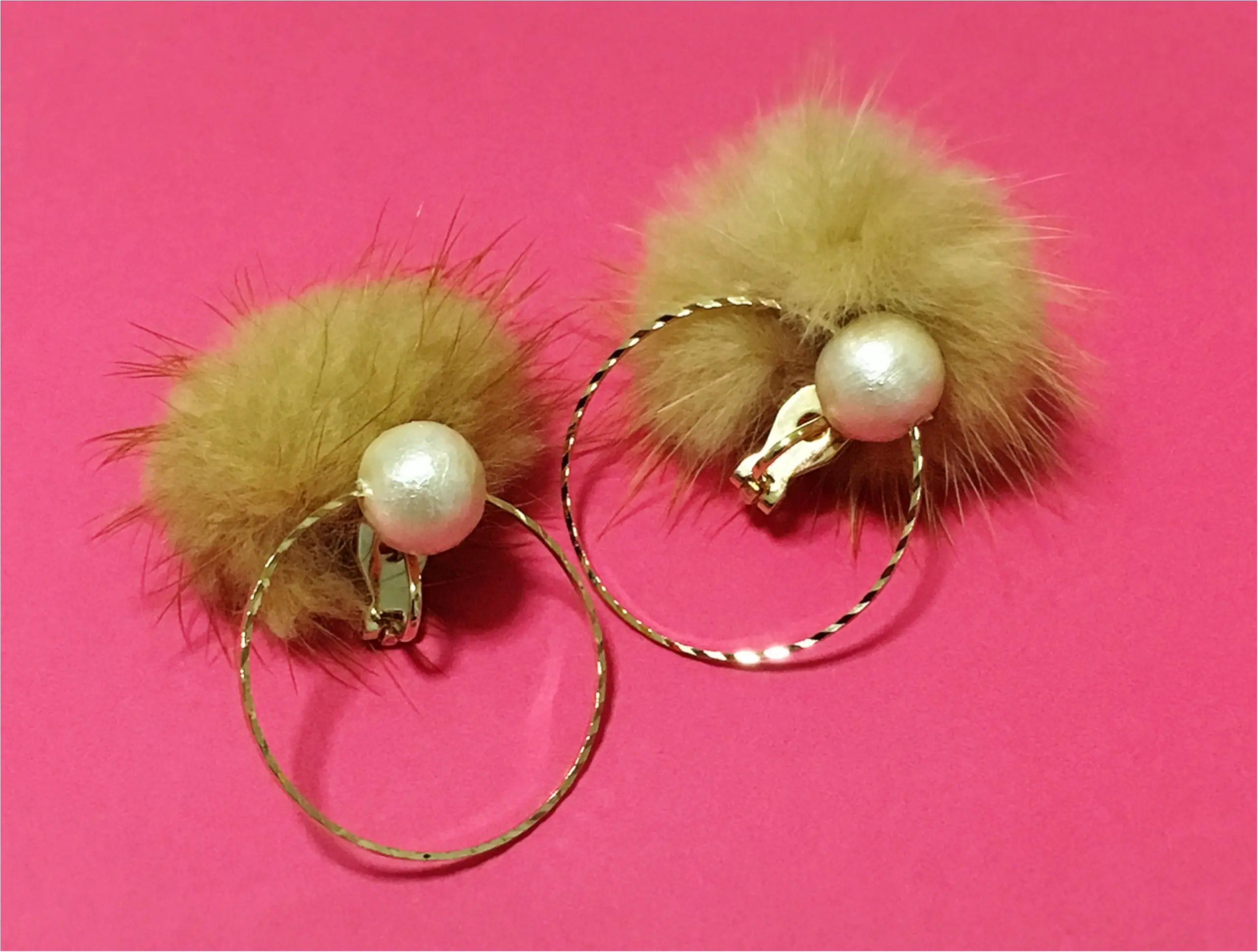 【レシピ公開】つけるだけで可愛さUP❤️秋のオシャレに欠かせない《ファーイヤリング》をハンドメイド◌⑅⃝*॰ॱ_3