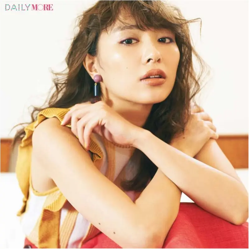 内田理央&イガリシノブさんが提案!「春色を着る日」は「心惹かれる女ブラウンリップ」が可愛い♪_1