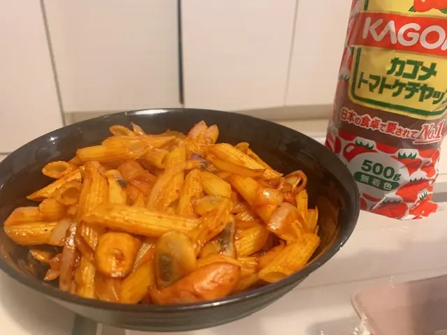 ケチャップだけで即席10分!至高のおつまみナポリタン_3