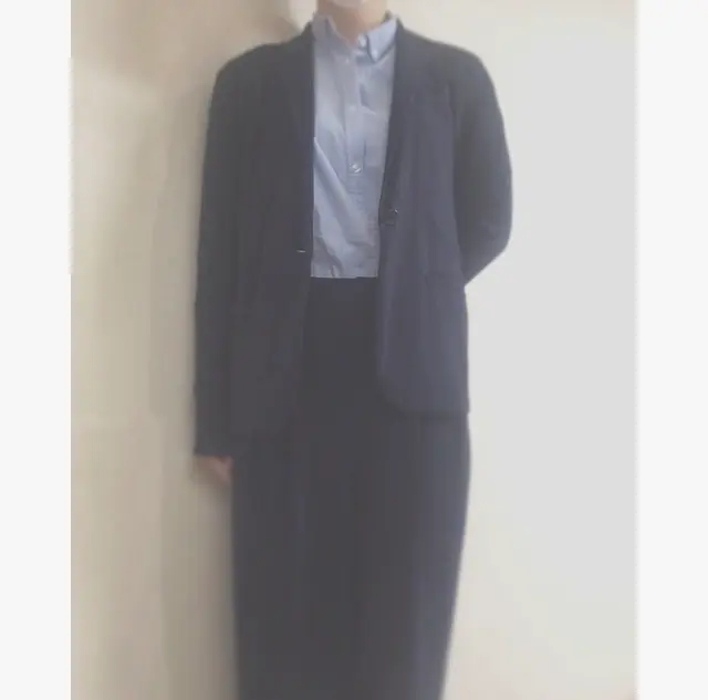 【オフィスコーデ】GUの青シャツ×UNIQLOのワイドパンツ_3