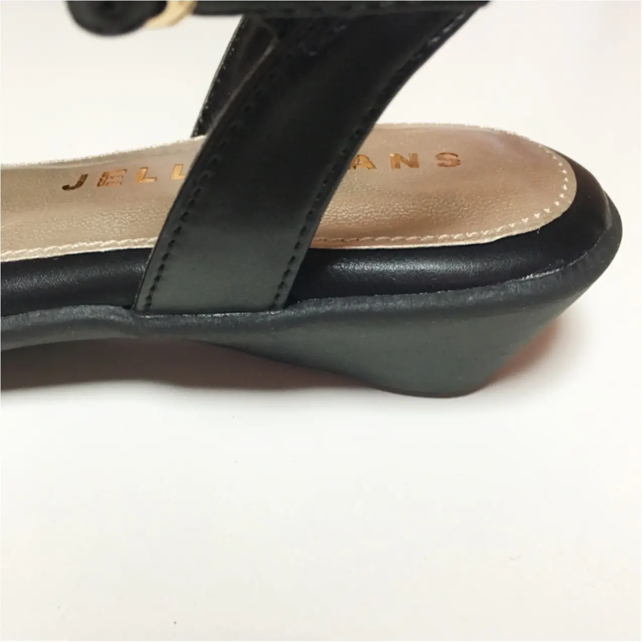 女子度をあげる黒サンダル♡ 歩きやすくておしゃれな【ジェリービーンズのサンダル】をGET!_5