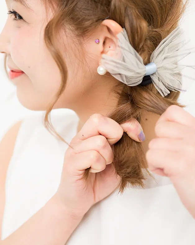 【美容師梅雨ヘアアレンジ】(3)ぺたんこヘアをレスキュー カール編み込みアレンジ_4