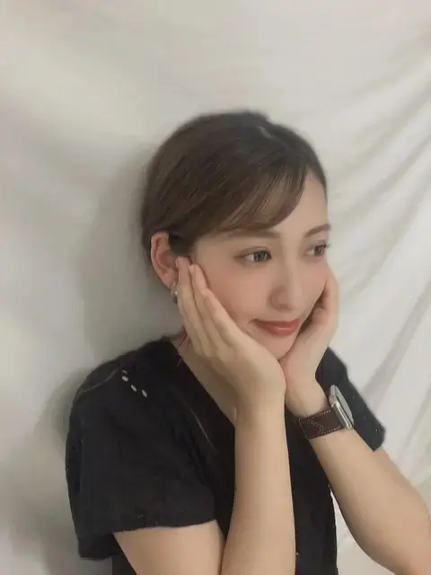 指先から透明感♡お気に入り夏ネイル!美眉スタイリングの体験談も【今週のMOREインフルエンサーズビューティ人気ランキング】_2