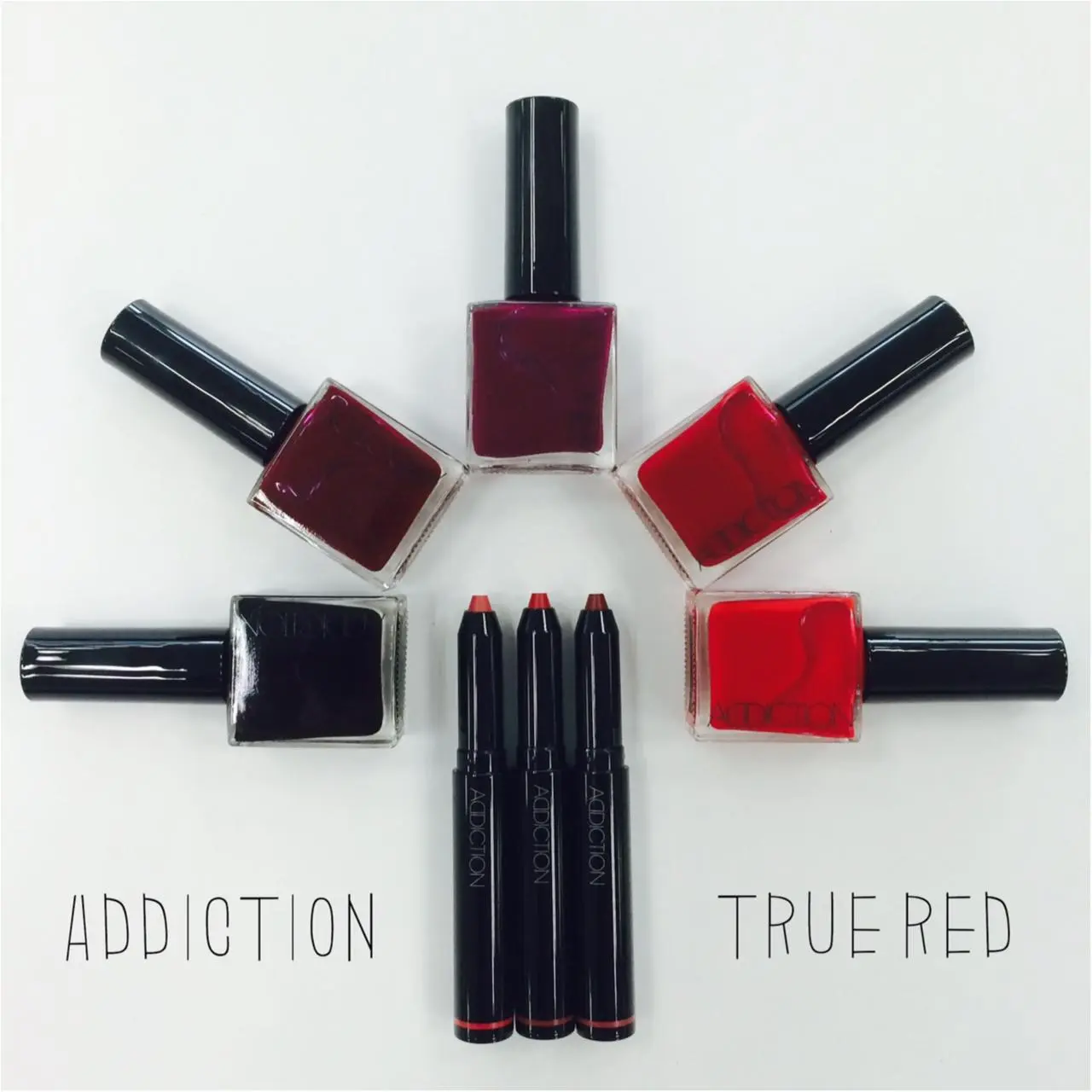 あなたに似合う「赤」はどれ? 『アディクション』の「True Red」なリップ&ネイル❤︎_1