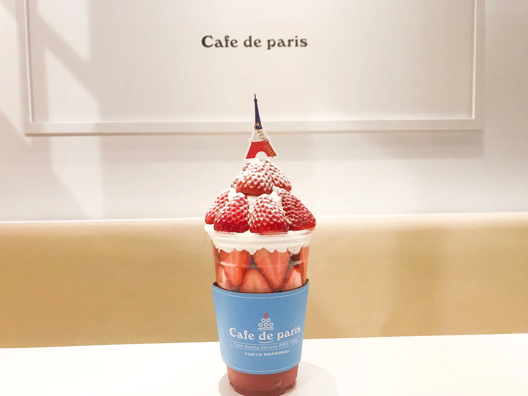 韓国の大人気カフェ『カフェ ド パリ』が「六本木ヒルズ」に期間限定OPEN中。限定「ストロベリーホワイトチョコボンボン」を見逃すな♡_3