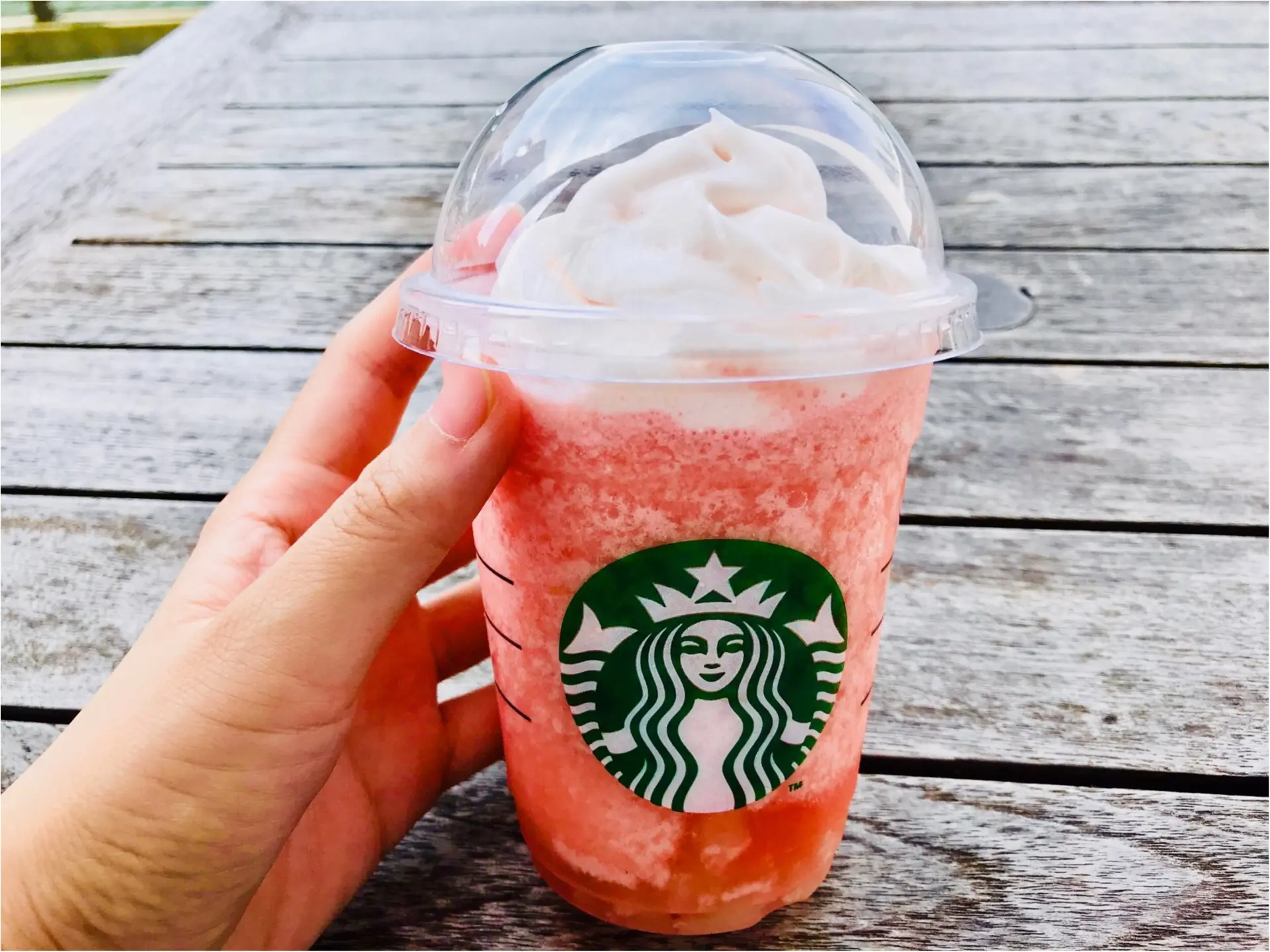 【スタバ新作】奇跡的なカロリーの低さ!桃づくしのフラペチーノがたまらない逸品♡_2