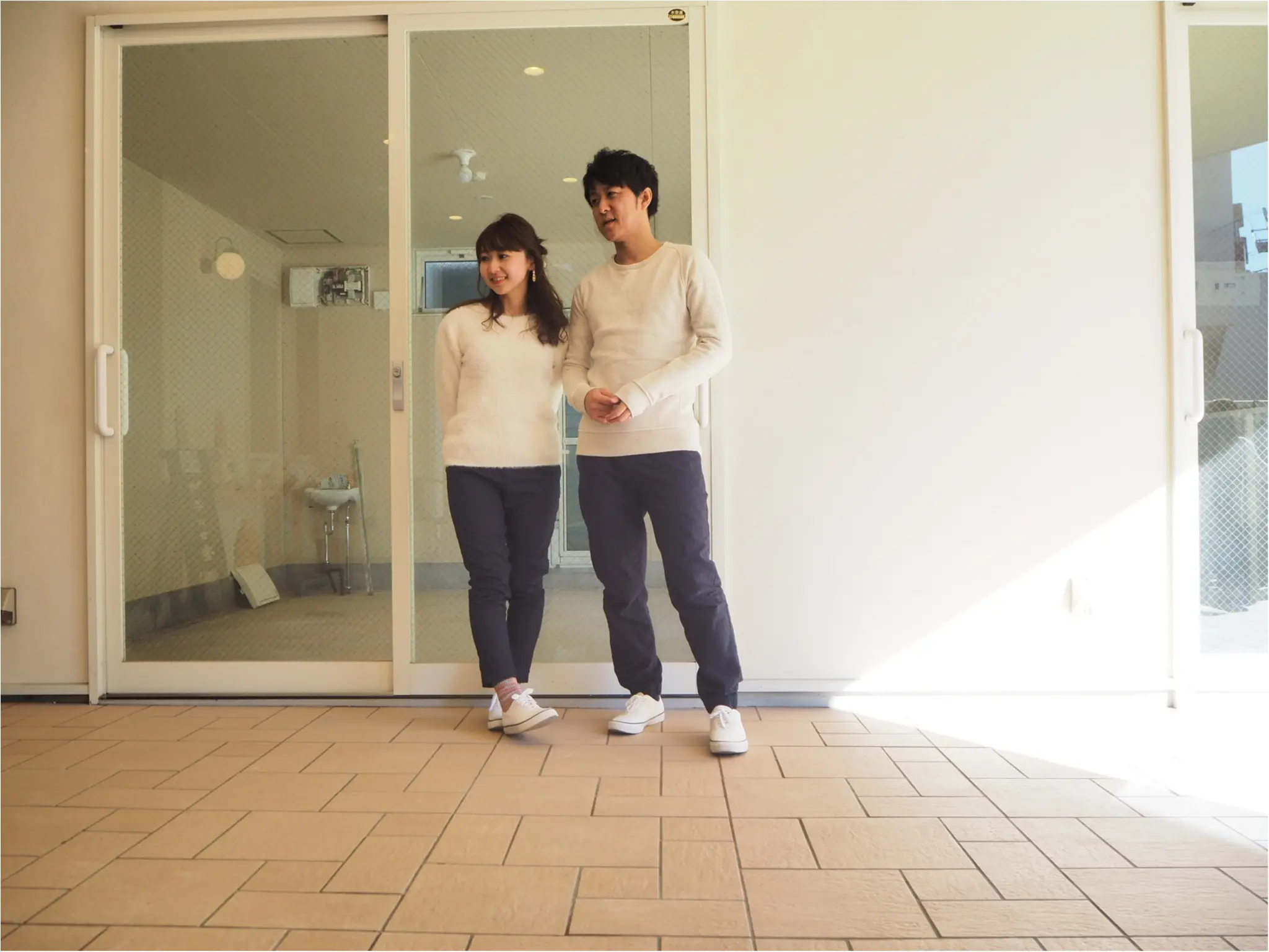 リアルなデート服はコレ!~色をリンクさせるのが旬なカップルコーデ~_4