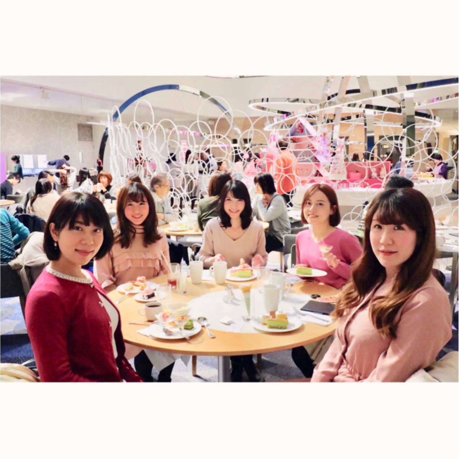 ヒルトン東京ベイ【ピンク・クリスマス】ビュッフェで今年最後のモアハピ女子会♡_7