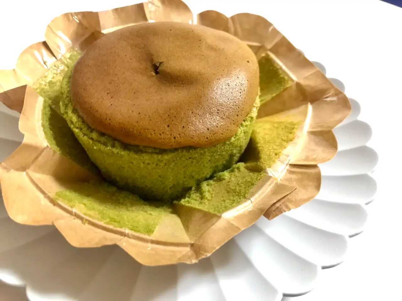 【コンビニスイーツ】『ローソン』新作「生カステラ お抹茶」の断面