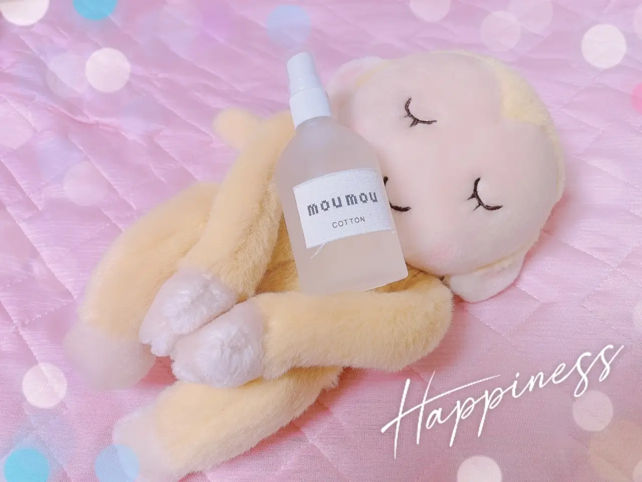 moumouのピローミスト。さるのぬいぐるみも写っている。