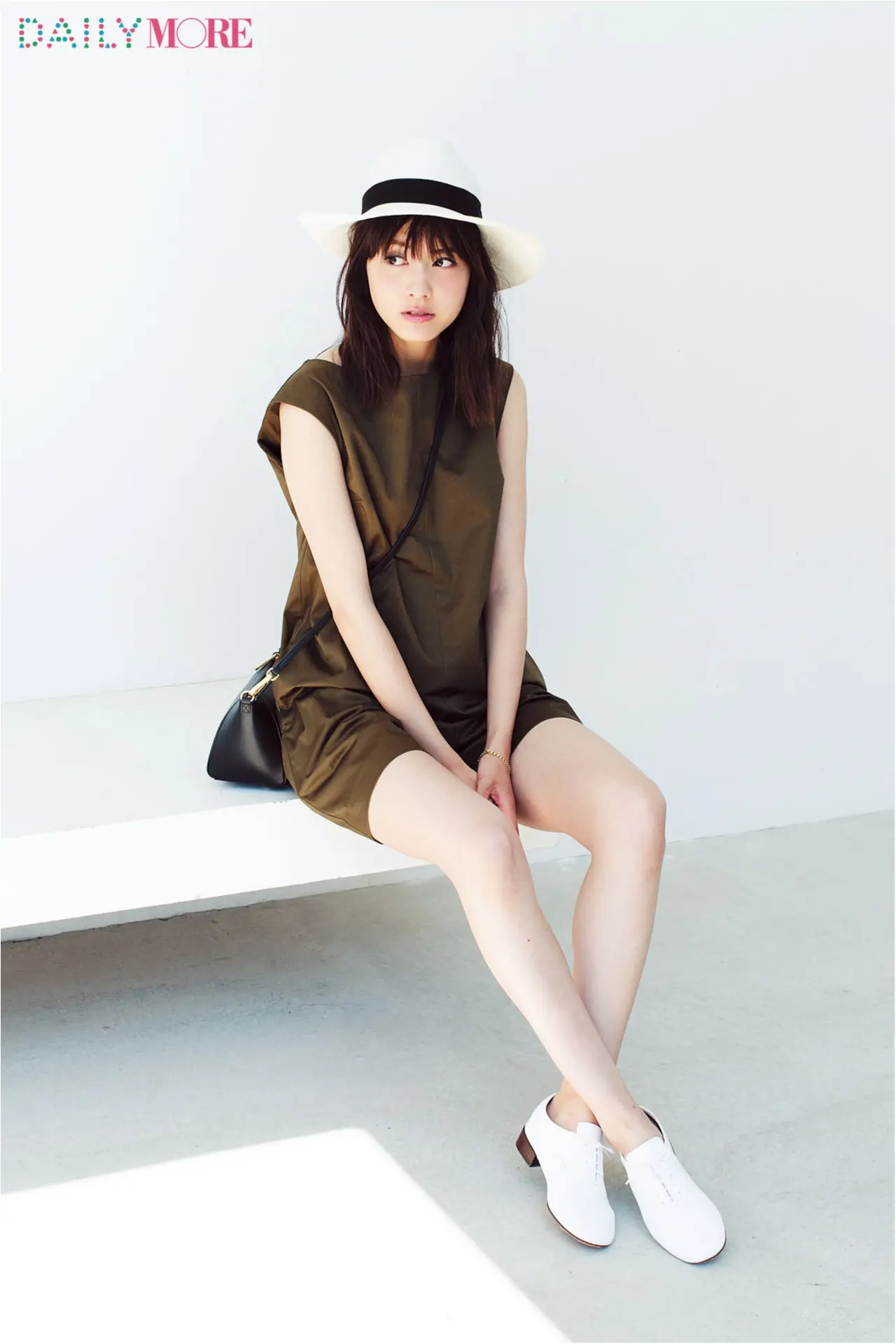 【今日のコーデ/佐藤ありさ】友達のイベントに行く日曜日は白小物で夏っぽさUP♪_1