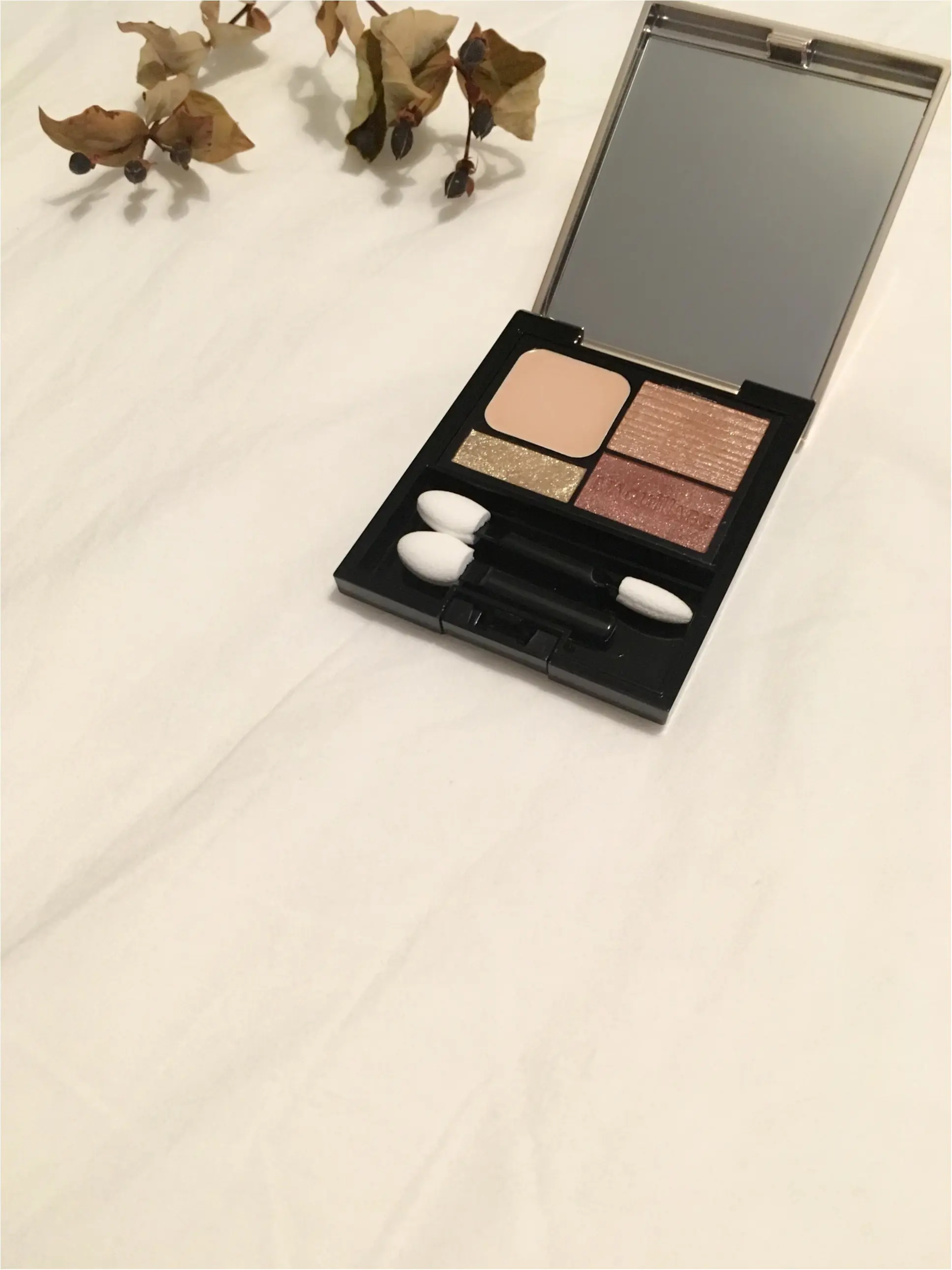 【MAQUillAGE】運命のブラウン!艶の新色アイシャドウ_1