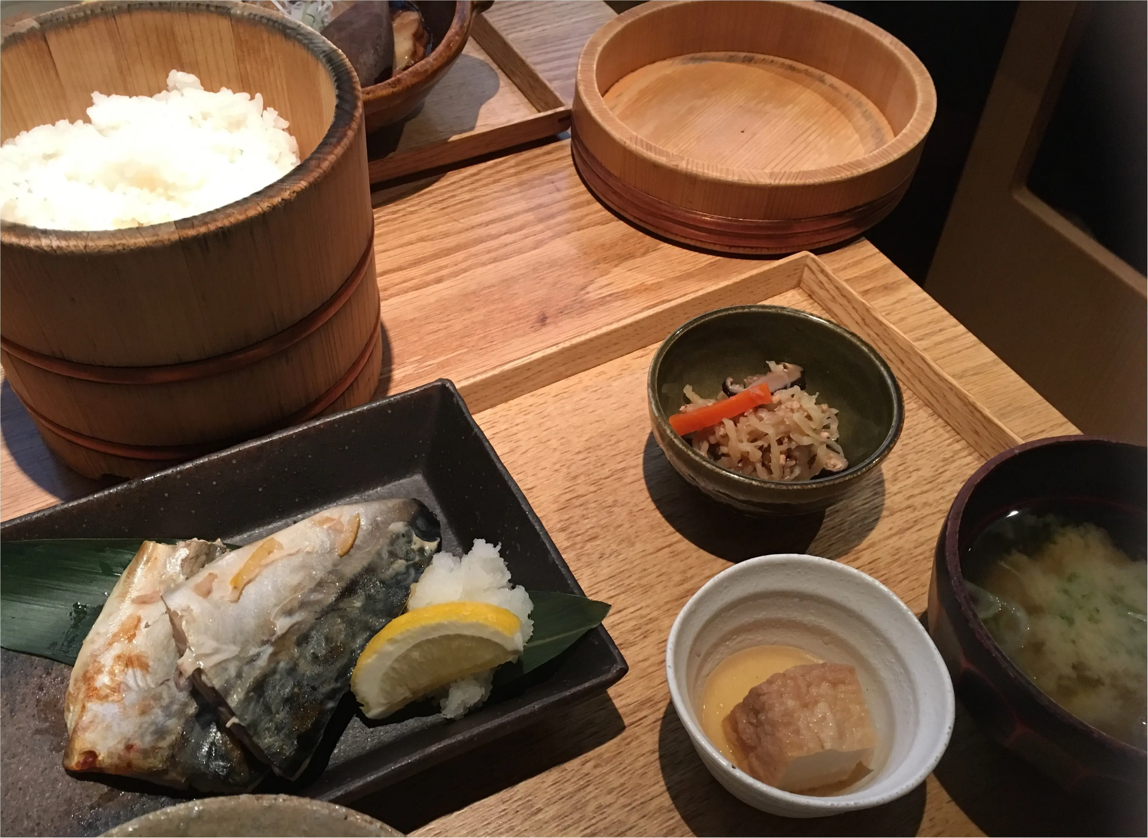 春だけど寒い日は「白ソックス」でおしゃれに防寒対策★休日コーデとランチ♪_2