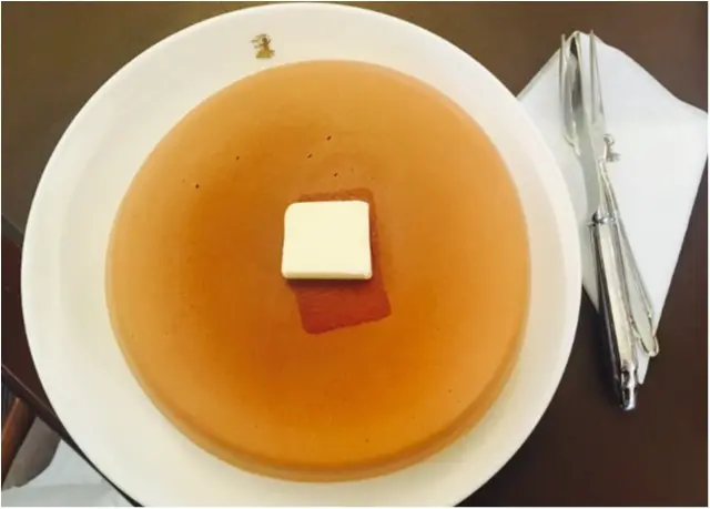こんなボリューミーなホットケーキみたことない!分厚くてふわっふわの絶品。_9