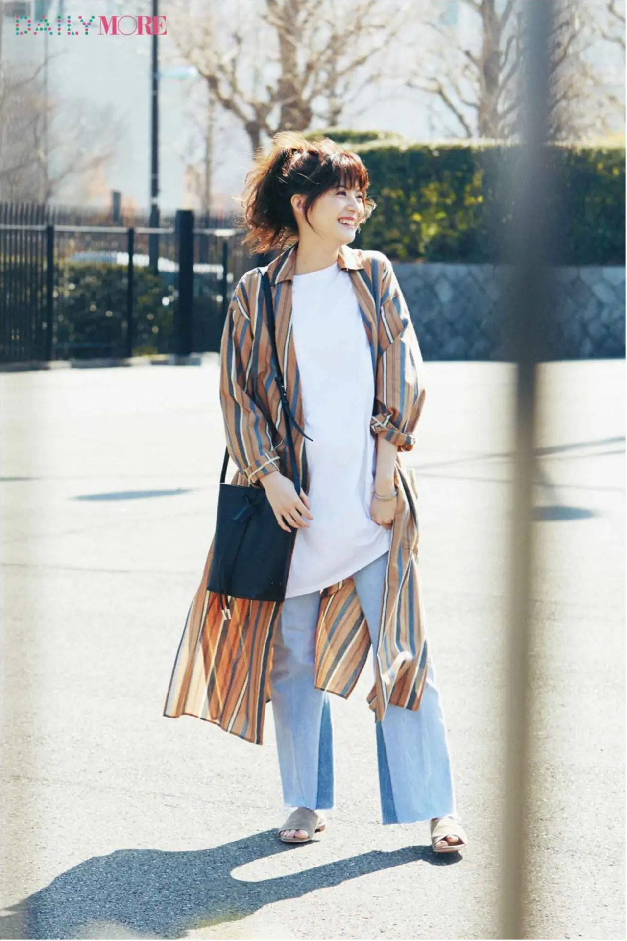 羽織るだけで今っぽい ガウン を使った春コーデまとめ ファッション コーディネート 代 Daily More