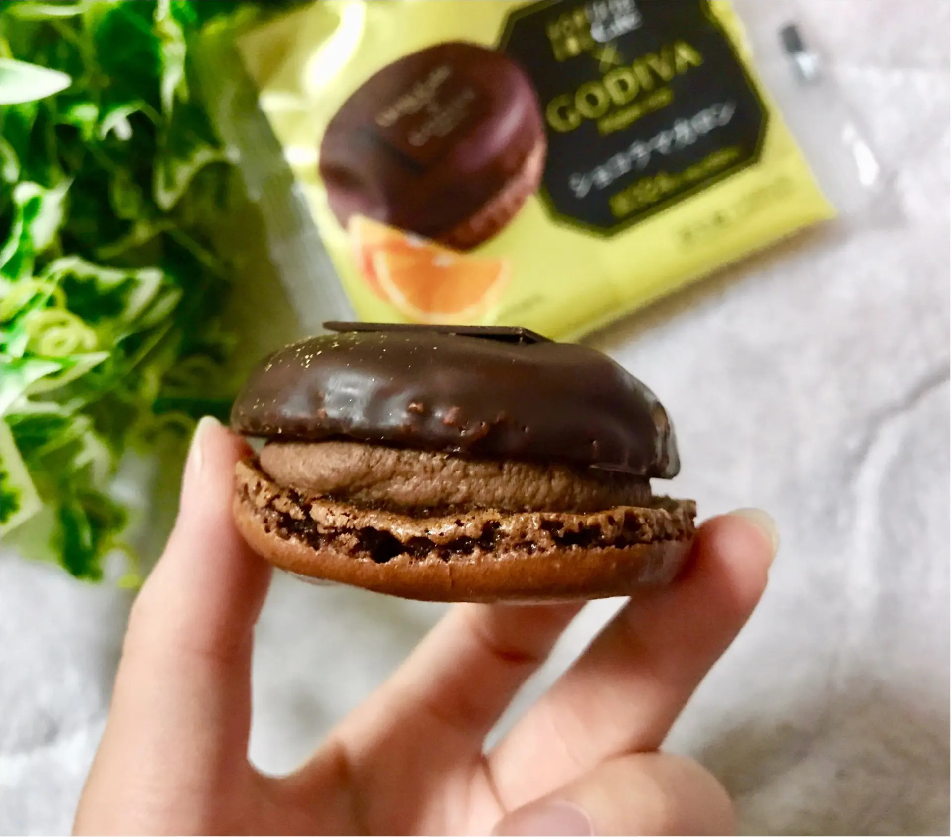 【Uchi Café×GODIVA】コラボスイーツ第6弾!チョコレート好きにはたまらない❤︎《ショコラマカロン》が美味♡♡_2