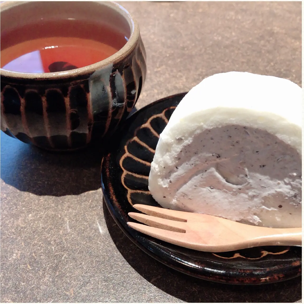 あなたは"しろくろ"どっち派?麻布十番のスタイリッシュな和カフェでいただくロールケーキ♡_4