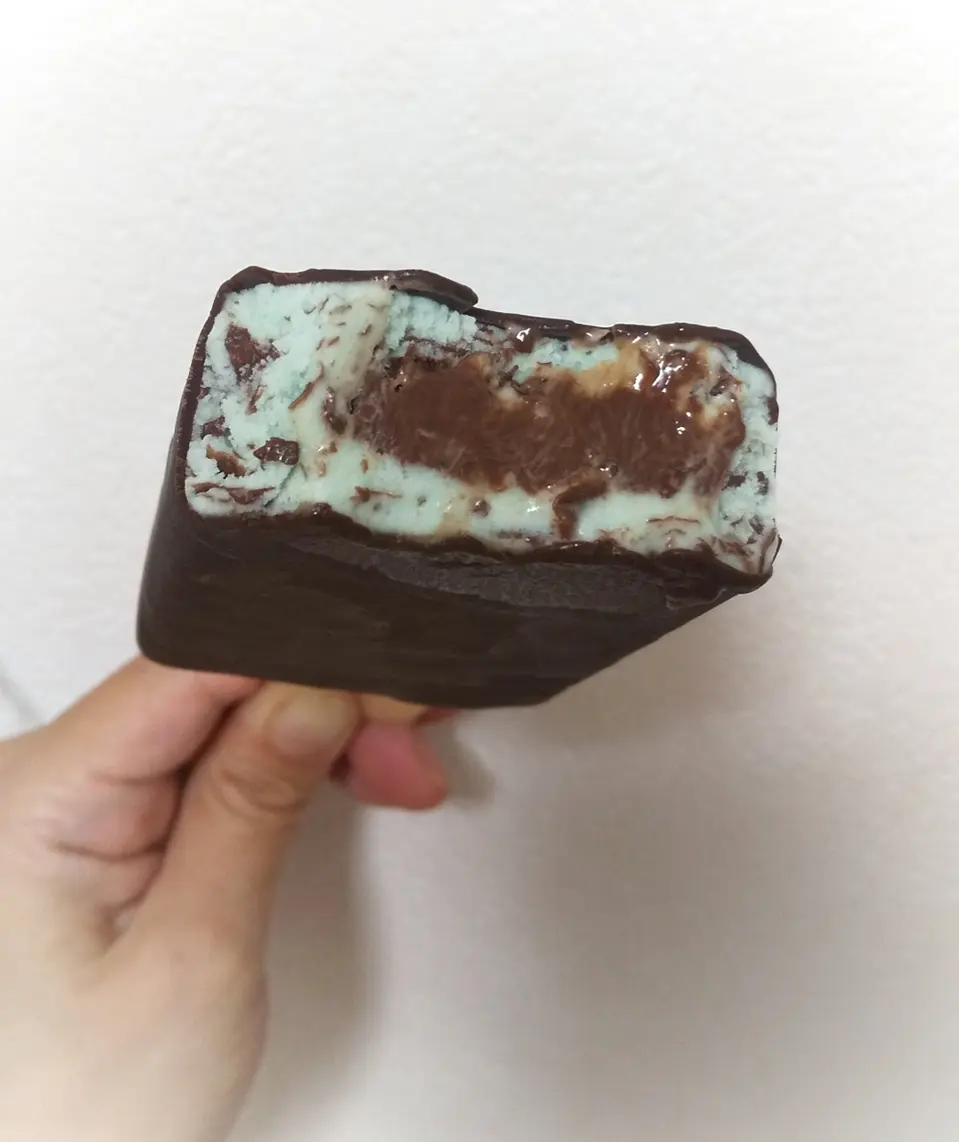 【セブンアイス】CHOCOLATE BARシリーズのアイス二種類を食べ比べ!_8