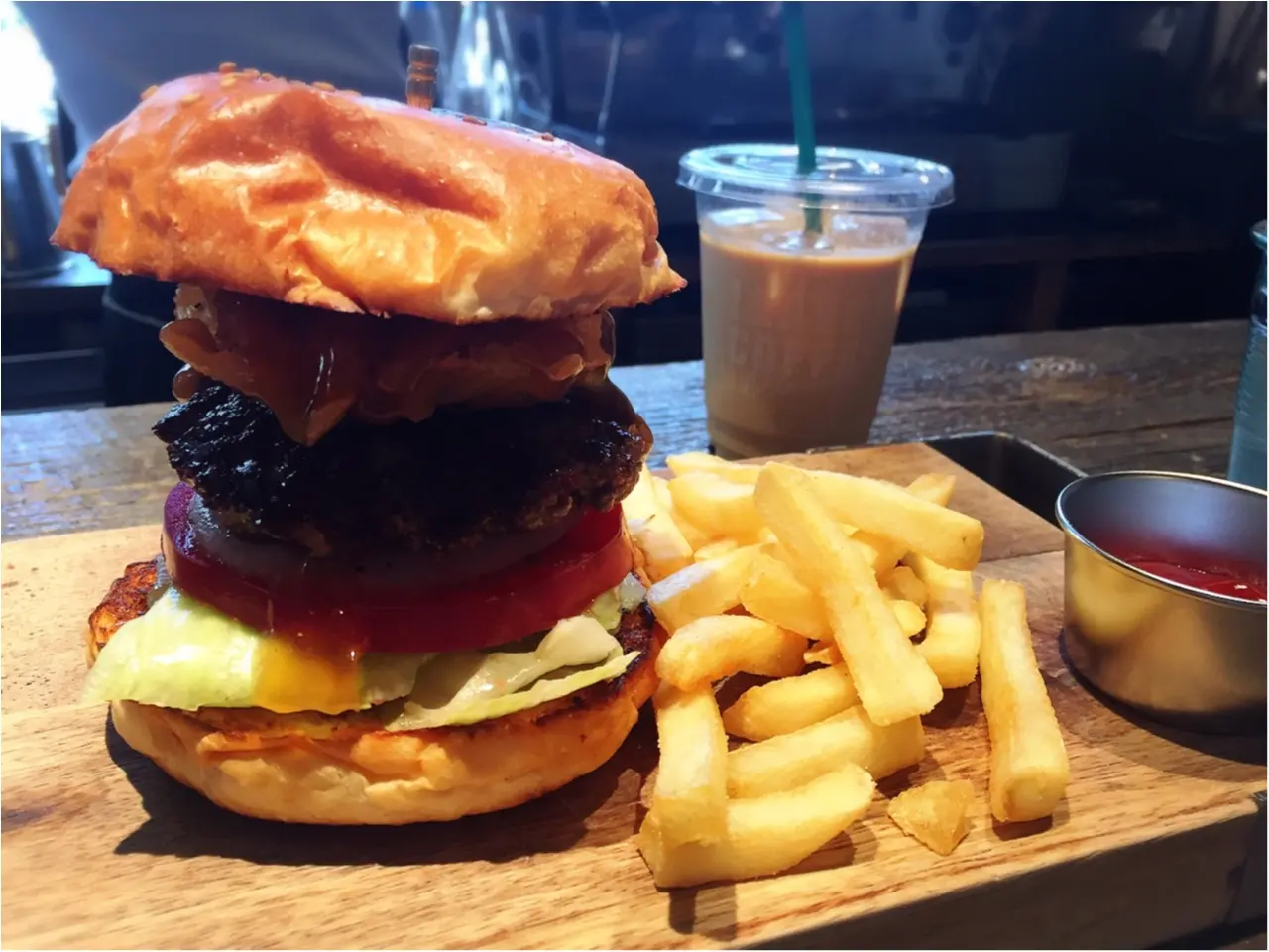【蔵前カフェ巡り】下町の味『McLean(マクレーン)』の天麩羅バーガーが本当に美味しい!!_3