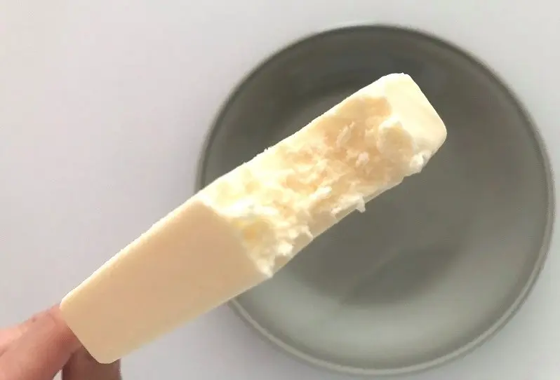 『赤城乳業』の「かじるバターアイス」をかじってみた断面