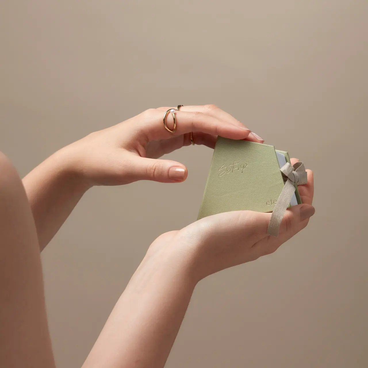 『ete』新作は3本セット♡ リングにもイヤーカフにもなるリングカフ、どうコーデする?_3