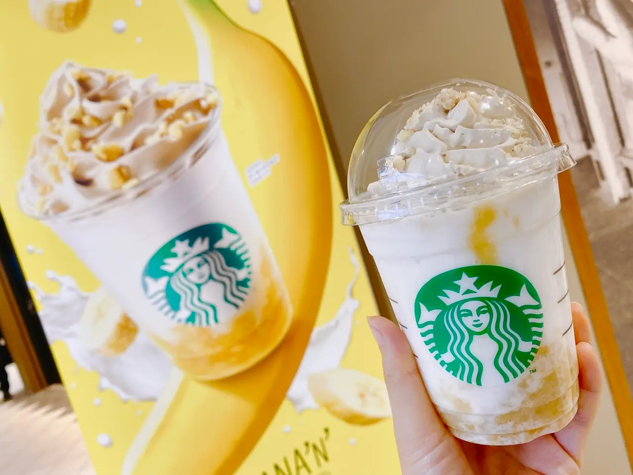【スタバ】今春の新作はバナナ!初のトッピング《バナナンアーモンドミルクフラペチーノ》_4